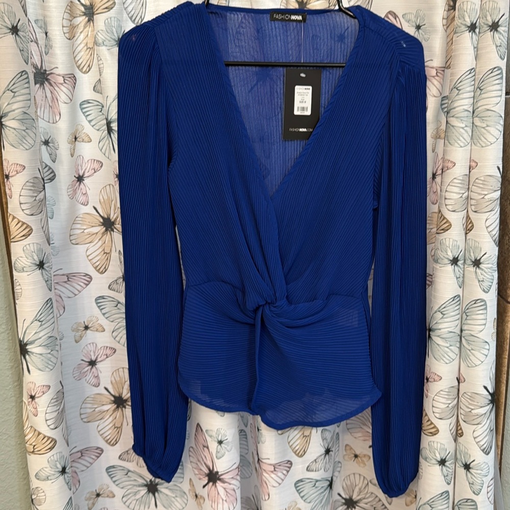 NEW Blue transparent blouse to wear over a camisole. Size Medium for Women.